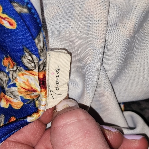 Blouse top ❤️ - Picture 3 of 3